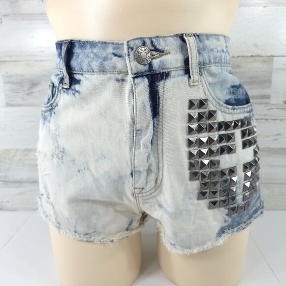 BDG HIGH RISE DREE CHEEKY SHORTS WOMEN'S SIZE 29 W STUDDED VINTAGE WASH *FLAWS* - Picture 2 of 16